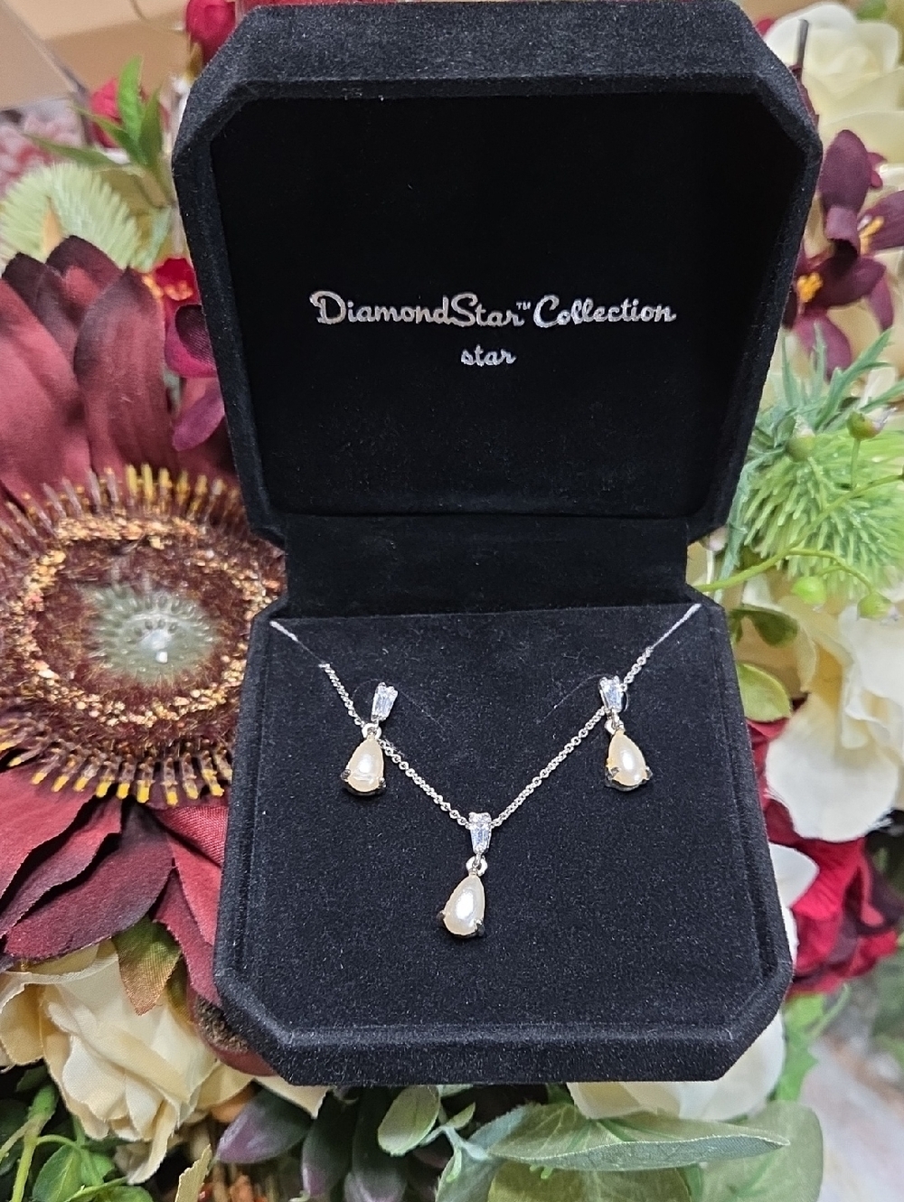 DiamondStar Collection Pearled Teardrop Necklace and Earrings - White Pearl